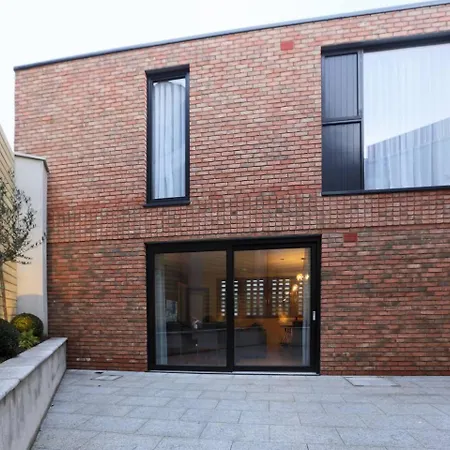 Brand New! Large & Luxurious Mews In 4! Holiday home *
