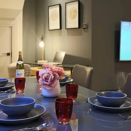 Brand New! Large & Luxurious Mews In 4! Dublin