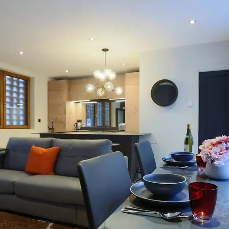 Brand New! Large & Luxurious Mews In 4! دبلن